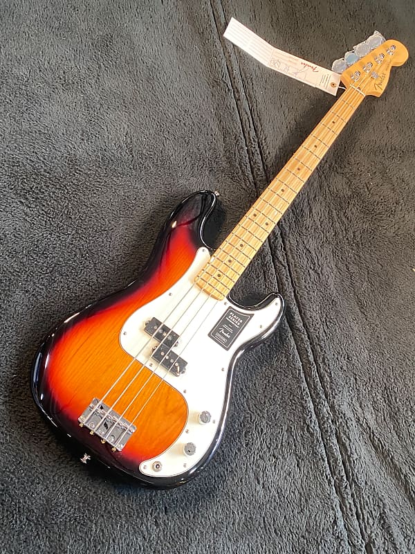 цена Fender Player Precision Bass, 3-цветные солнечные лучи 3-цветные солнечные лучи MN 8lbs. 10,3 унции #MX212819 Player Precision Bass, 3-color Sunburst