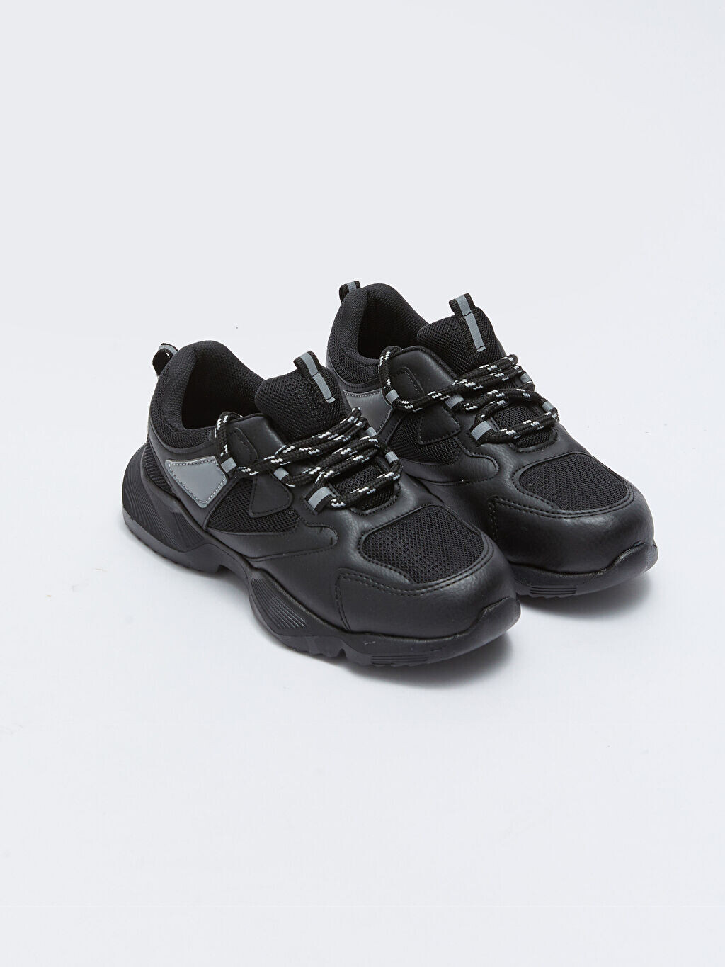 

Кроссовки Active для мальчика на шнуровке LCW Steps