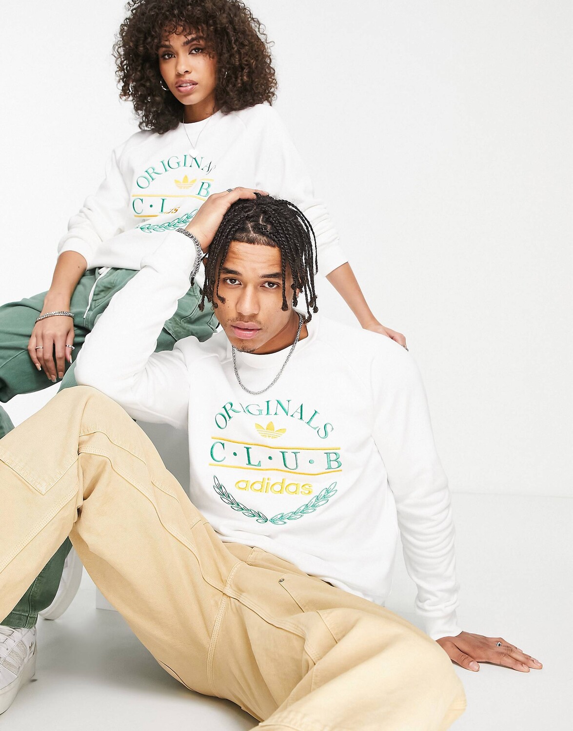 

Белая толстовка adidas Originals 'Sports Resort' Club с графикой спереди