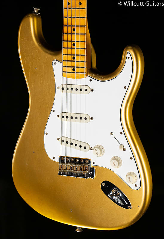Fender Custom Shop Postmodern Strat Journeyman Relic, кленовый гриф, состаренное золото ацтеков (754) Custom Shop Postmodern Strat Journeyman Relic, Maple Fingerboard, (754)