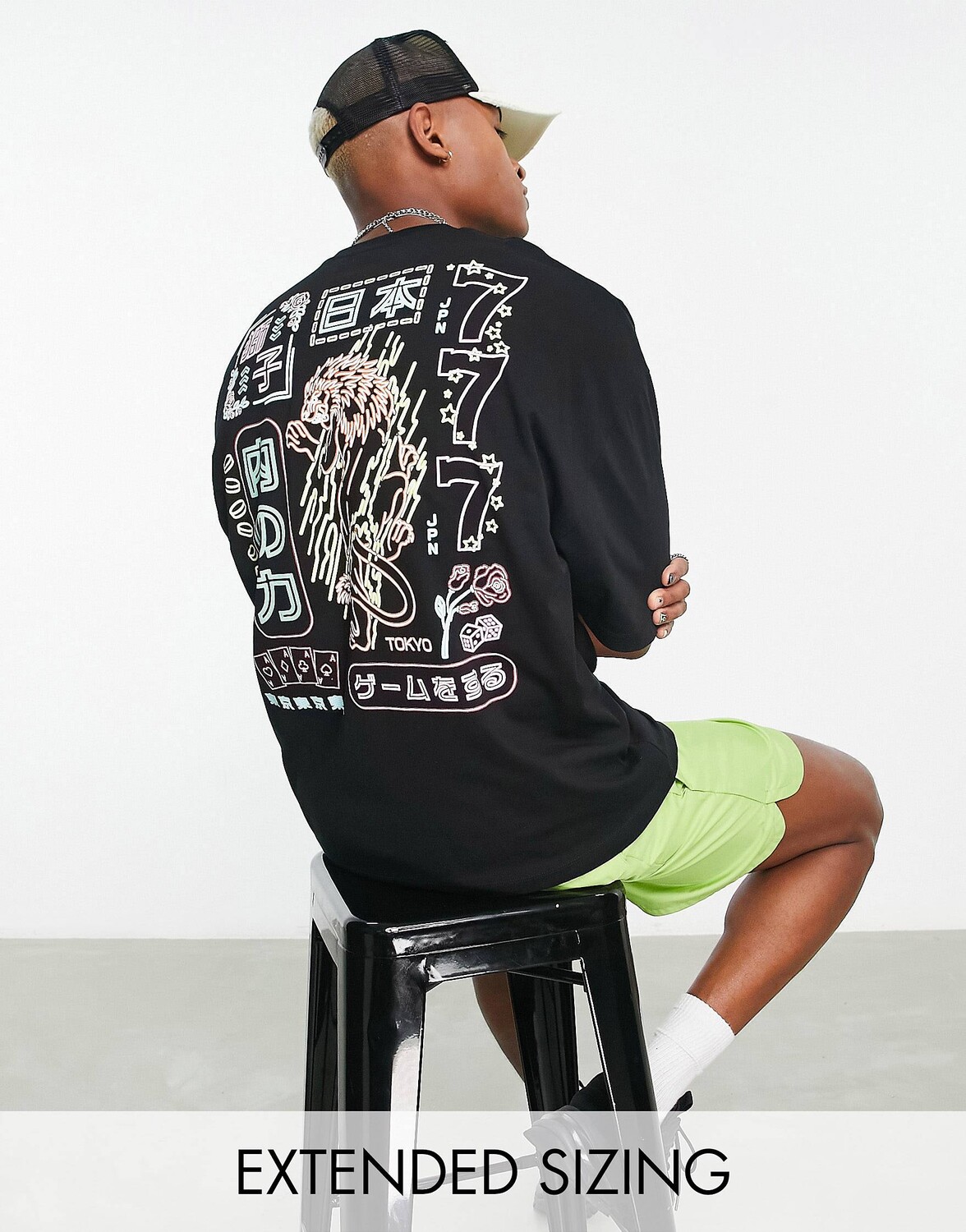 

Черная футболка оверсайз с принтом дракона на спине ASOS DESIGN