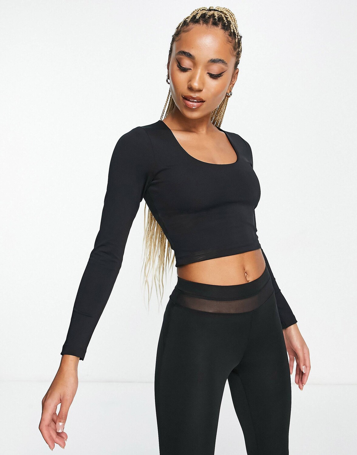

ASOS 4505 йога с длинными рукавами и внутренним бюстгальтером