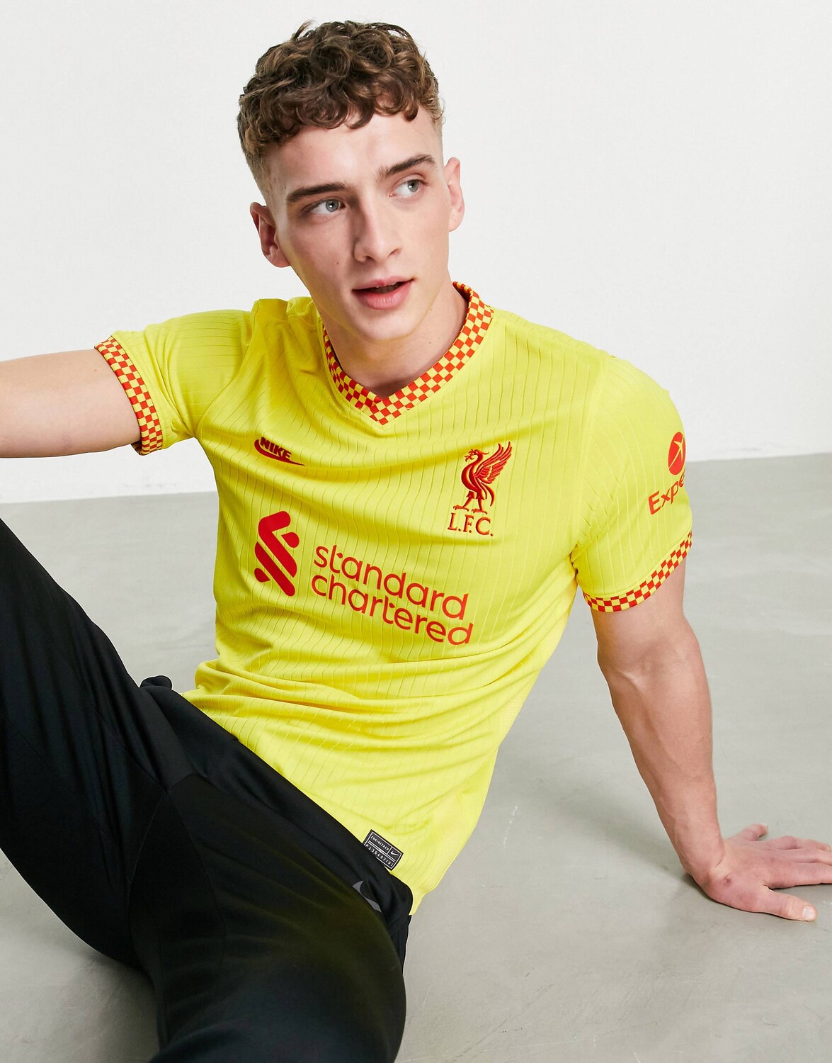 

Футболка Лиги чемпионов желтого цвета Nike Football