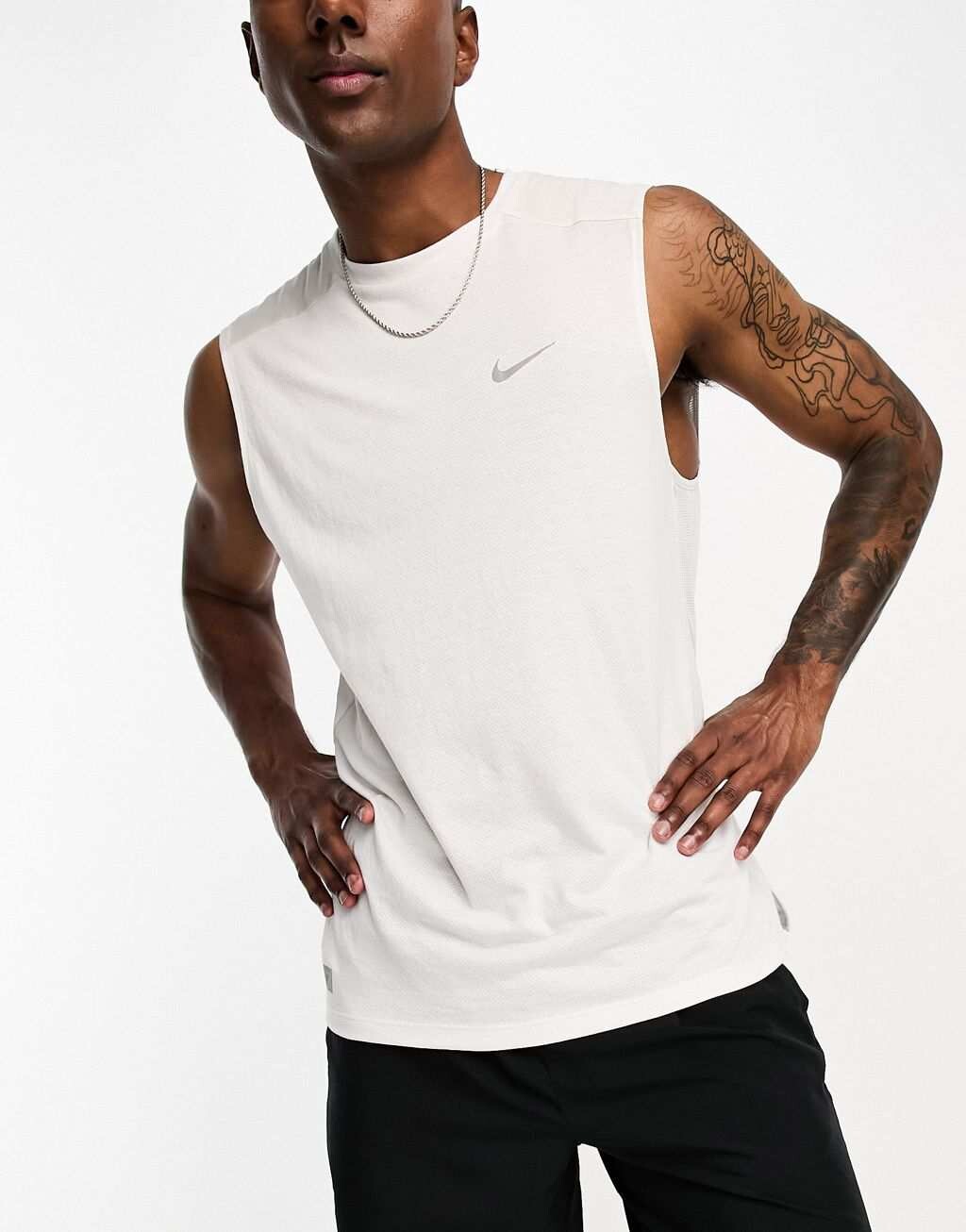 

Белая майка Nike Running Run Division Rise 365 Dri-Fit