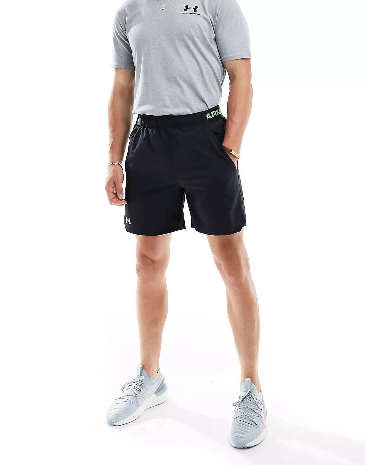

Черно-зеленые тканые шорты длиной 6 дюймов Under Armour Vanish