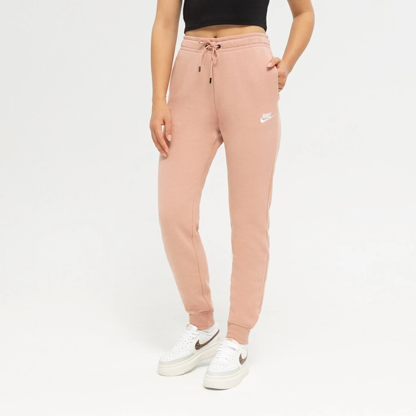 

Брюки Nike SportWear Essential, бежевый