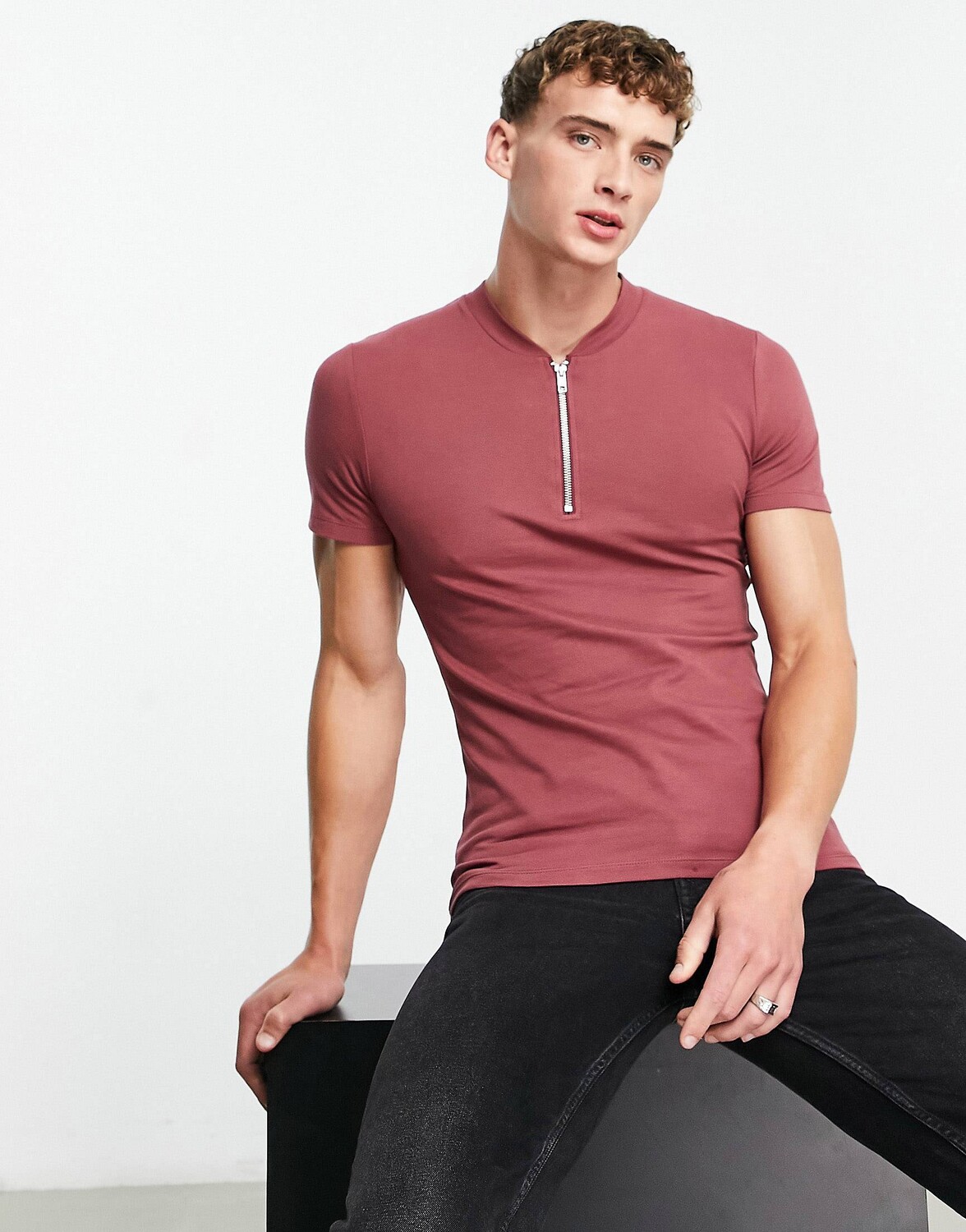 

Бордовая спортивная футболка с молнией ASOS DESIGN, Красный