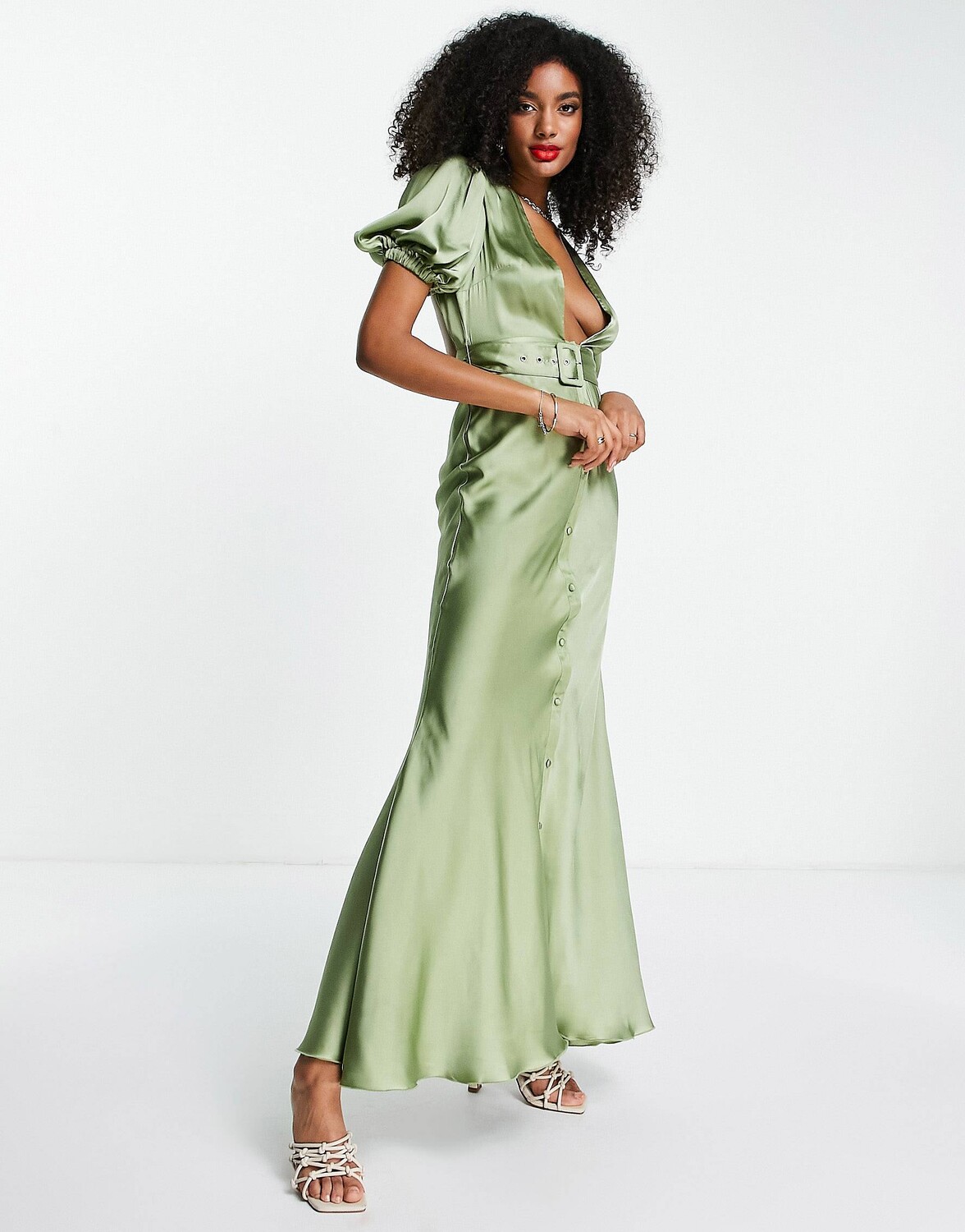 

Атласное платье макси с поясом по косой ASOS DESIGN
