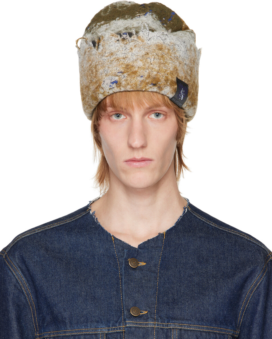 

Хаки и белая шапка Doomboh Colbacco Beanie VITELLI