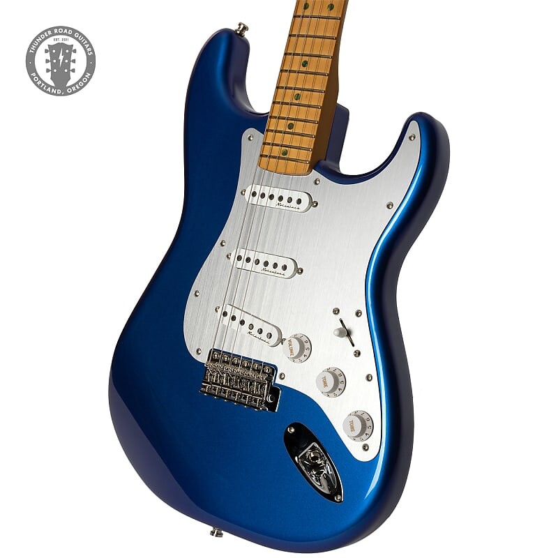 

Новая ограниченная серия Fender H.E.R. Stratocaster Blue Marlin с подходящей головкой грифа Limited Edition H.E.R. Stratocaster