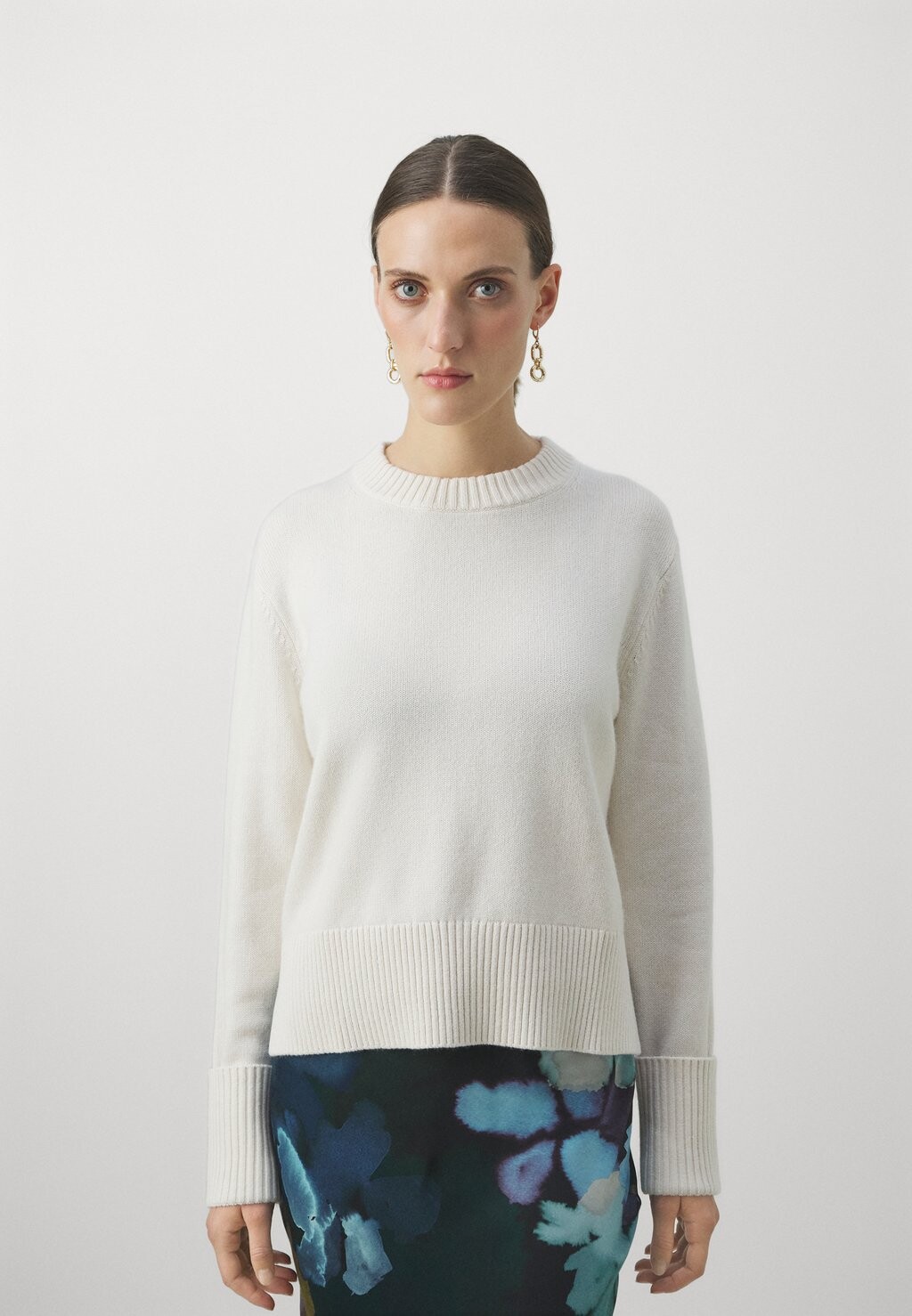 

Свитер FTC Cashmere, белоснежный.