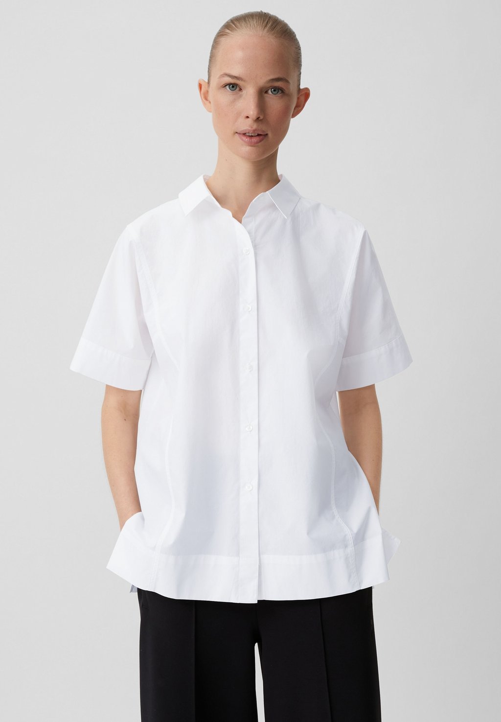 Блузка-рубашка MIT STICKEREI-DETAIL comma casual identity, цвет weiß