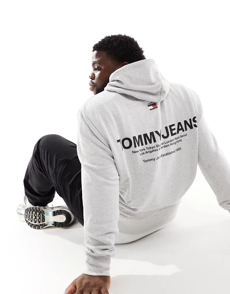 

Светло-серая худи с графическим логотипом Tommy Jeans Big & Tall, стандартного кроя, Серый