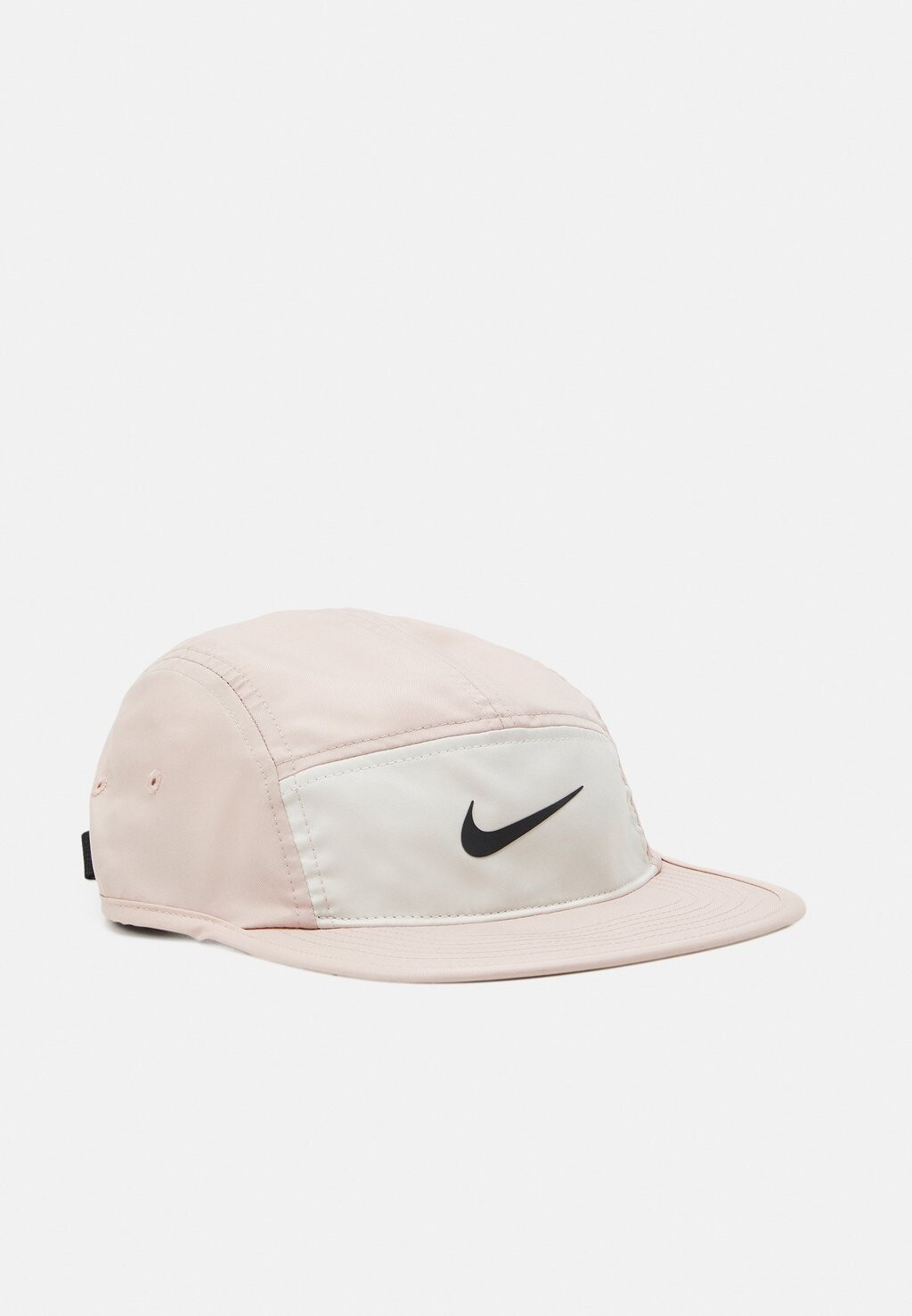 

Бейсболка Nike