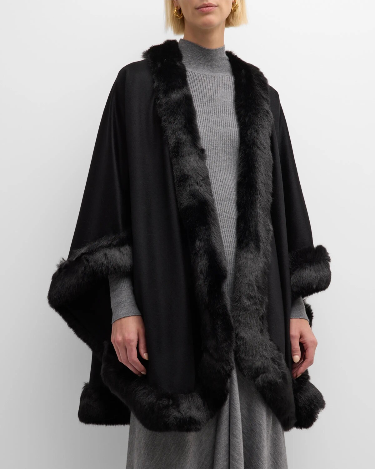 

Кашемировая накидка с отделкой из искусственного меха Sofia Cashmere, черный