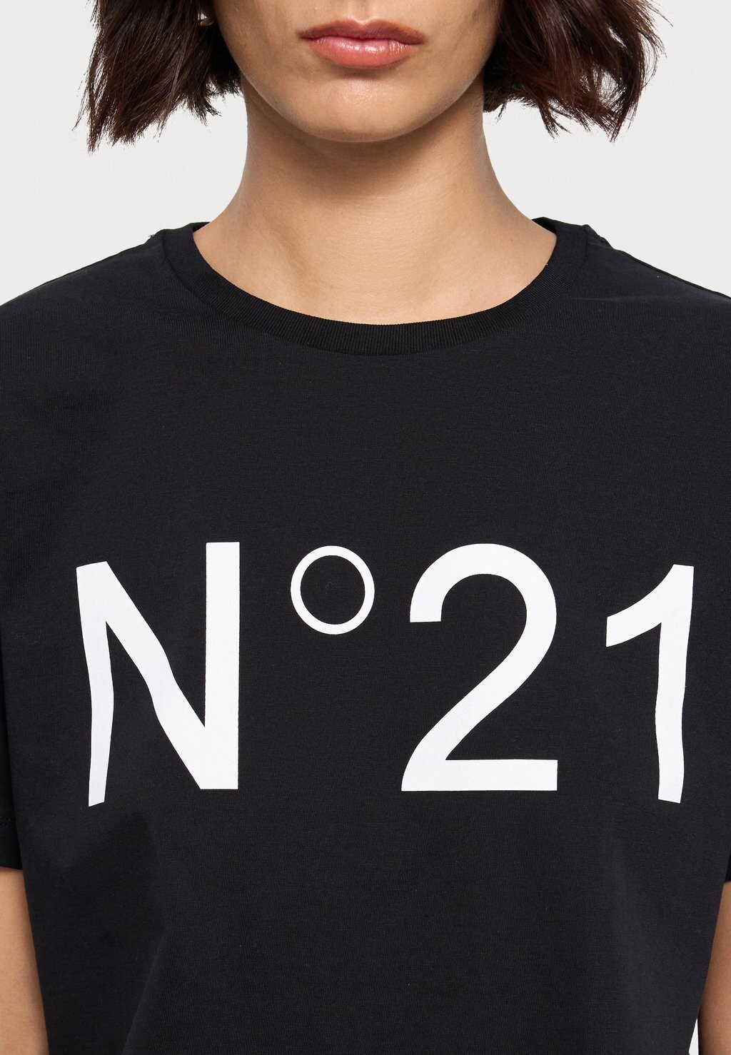 

Принт на футболке N°21, черный
