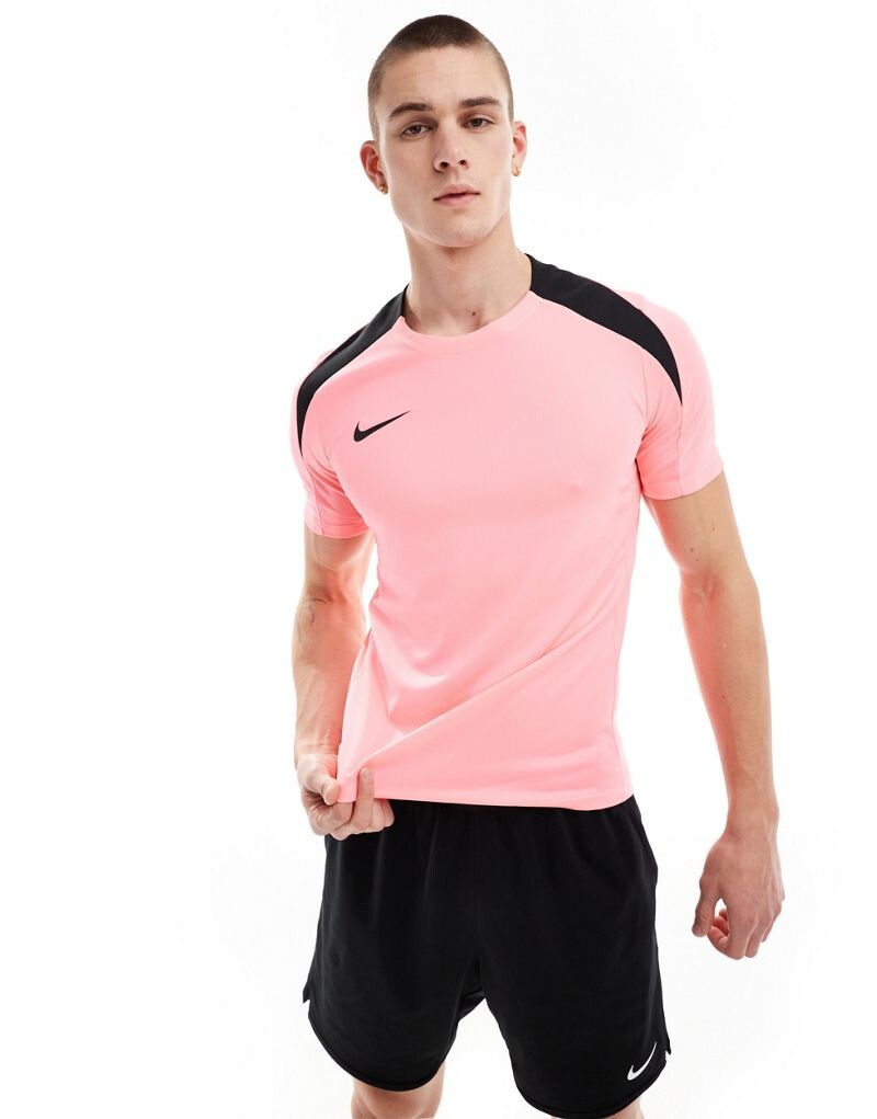 

Розовая футболка Nike Strike