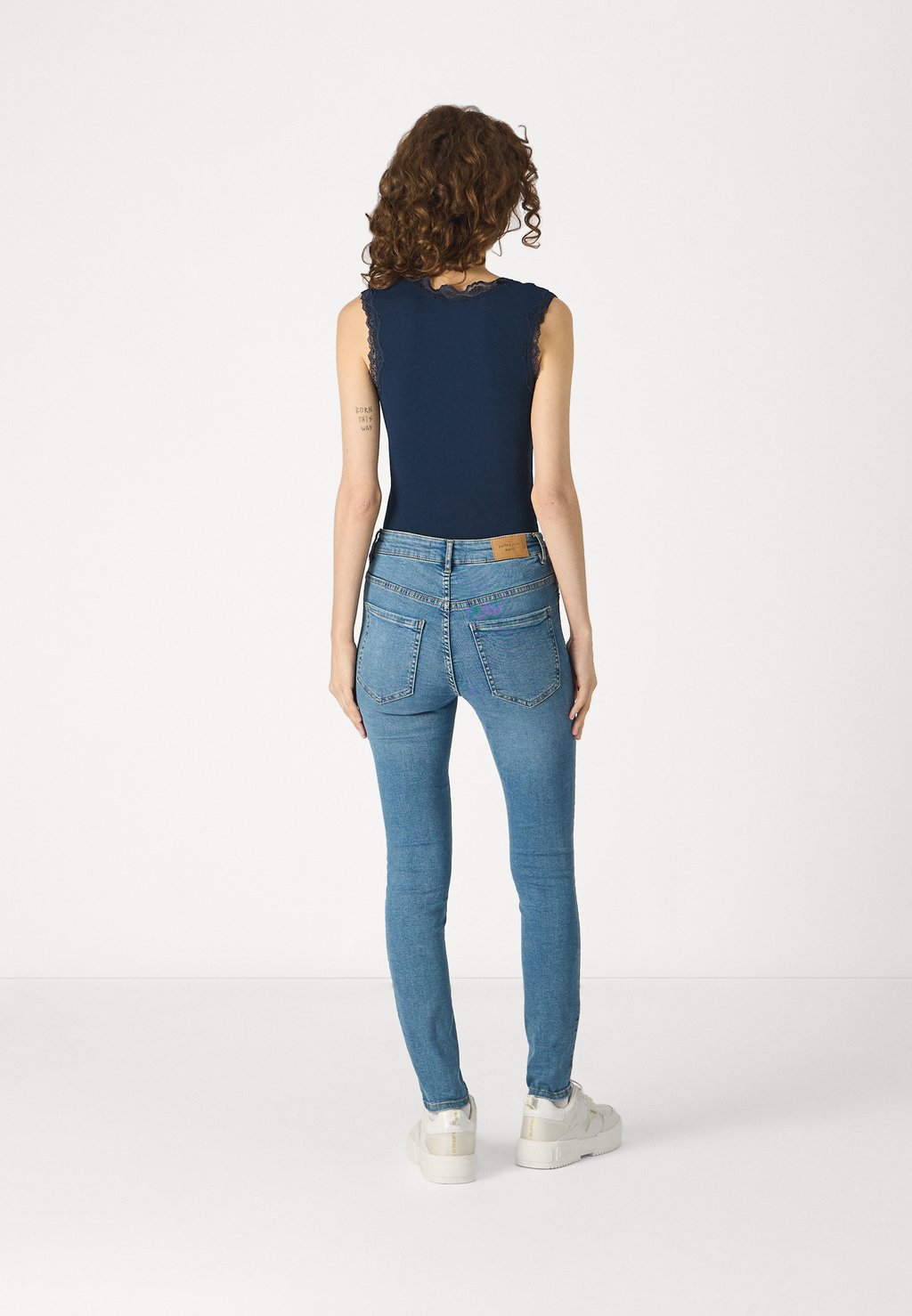 

Джинсы скинни HIGH WAIST JEANS Gina Tricot, синий деним