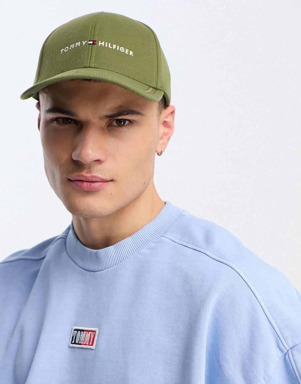 

Зеленая кепка с флагом и логотипом Tommy Hilfiger