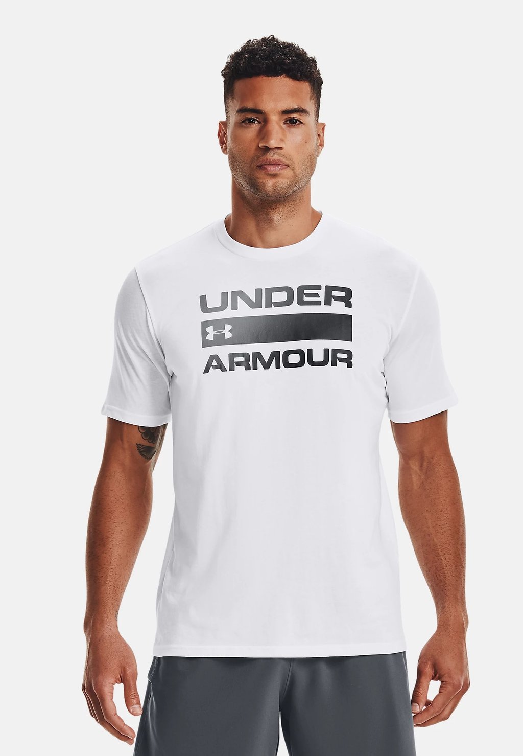 

Спортивная футболка TEAM ISSUE WORDMARK Under Armour, белая