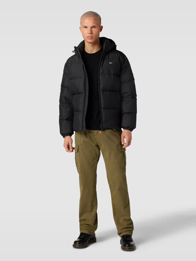 

Стеганая куртка с капюшоном модель "ESSENTIAL" Tommy Jeans, черный