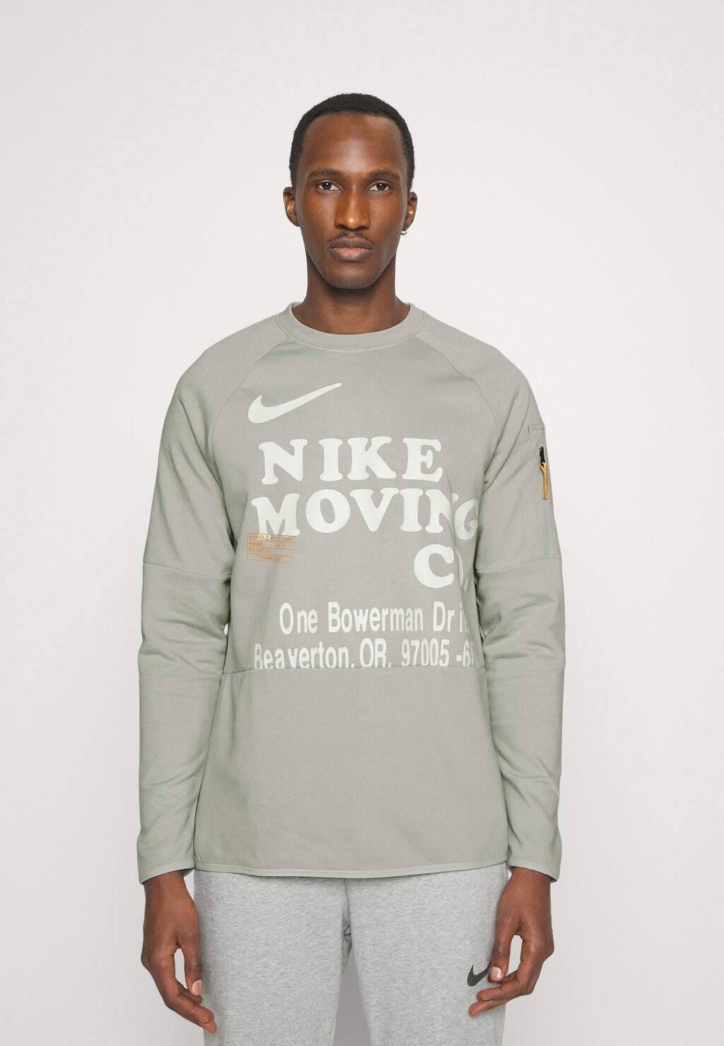 

Толстовка Nike