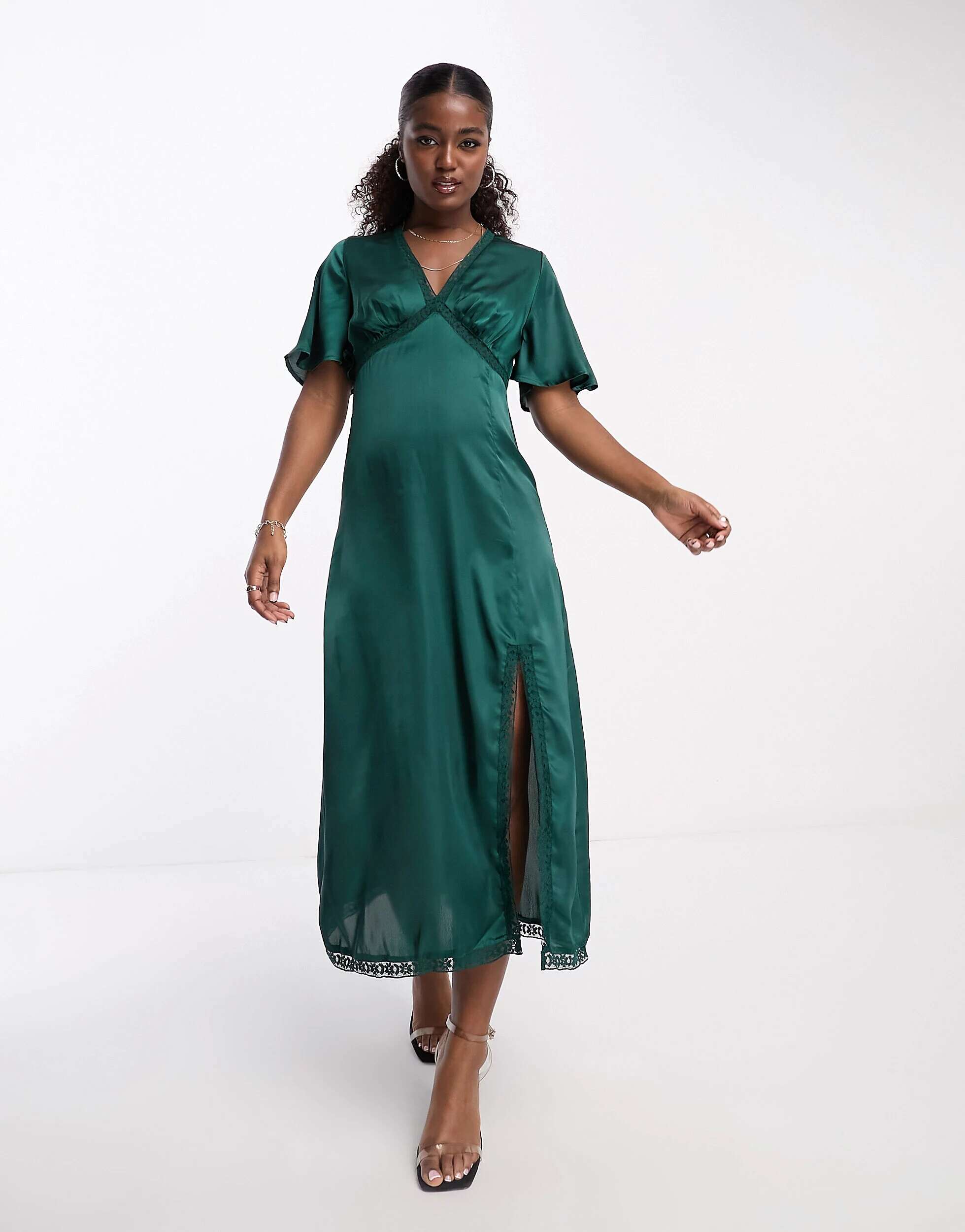 Платье миди цвета зелени с v-образным вырезом и кружевной отделкой Influence платье цвета зелени твое 42 размер