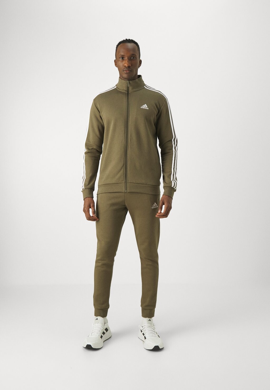 

Спортивный костюм 3-STRIPE adidas Sportswear, цвет olive strata