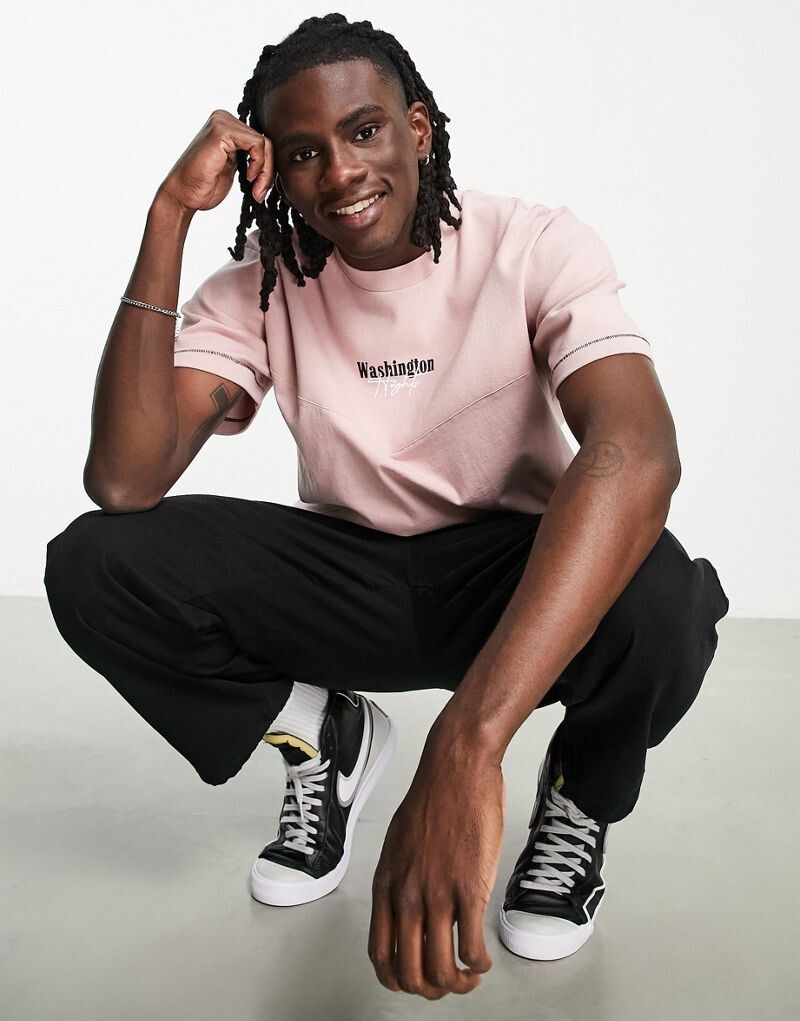 

Topman — объемная футболка с эффектом потертости и розовыми вставками в рубчик