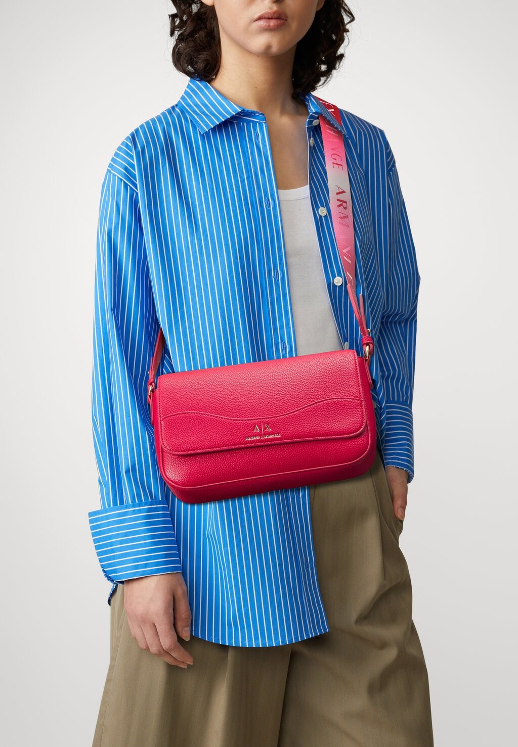 

Сумка через плечо Armani Exchange