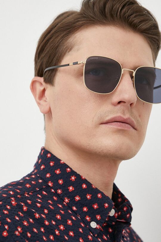

Солнцезащитные очки Gucci, серый