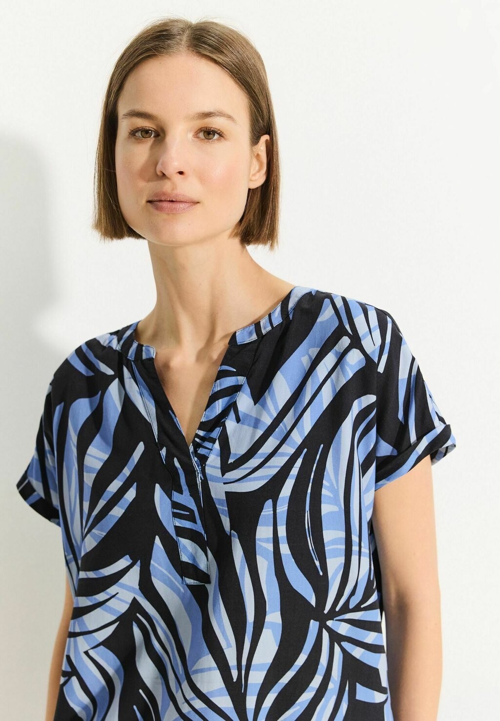 

Блузка Print Bluse Cecil, синяя