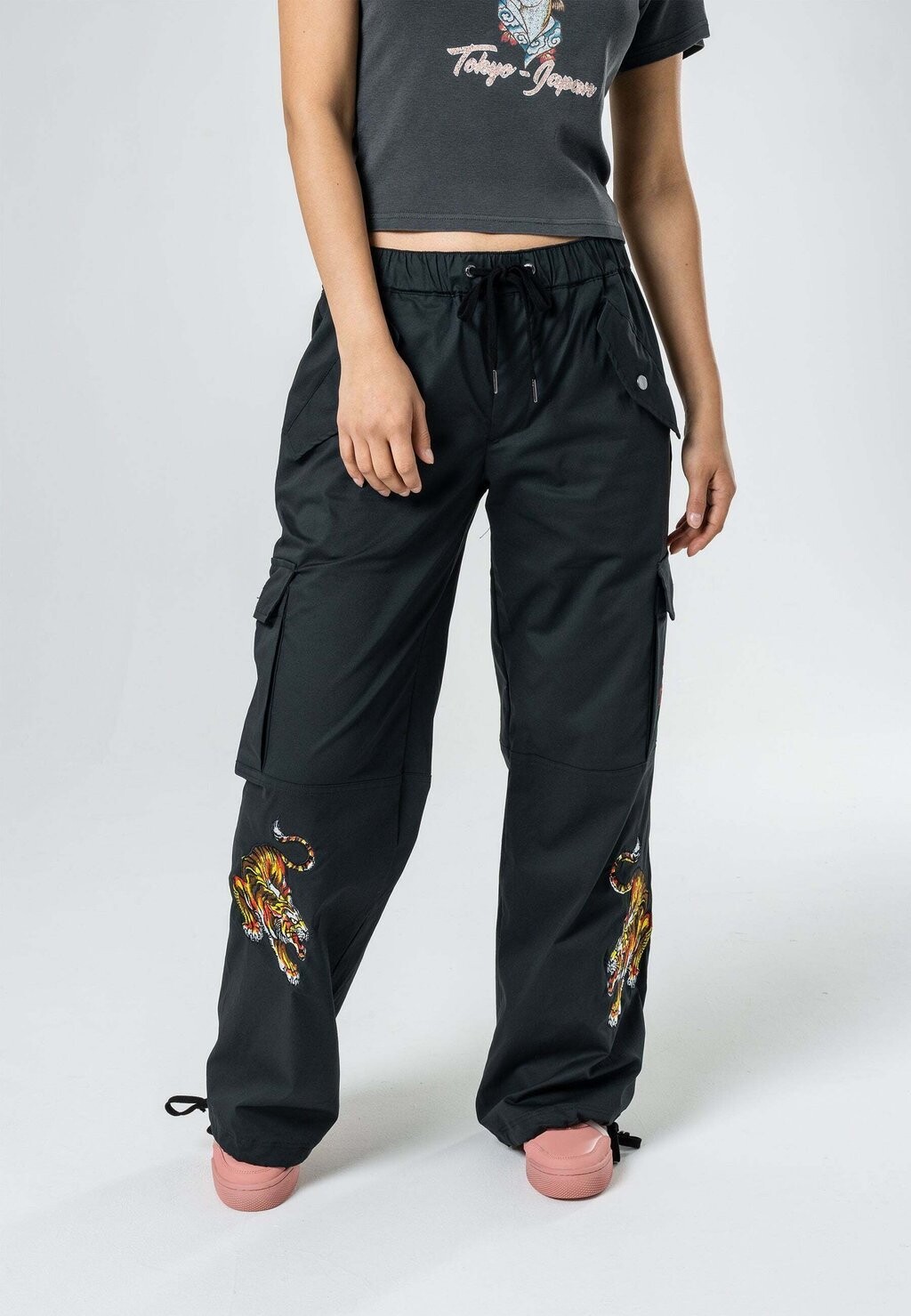 

Брюки с карманами Ed Hardy