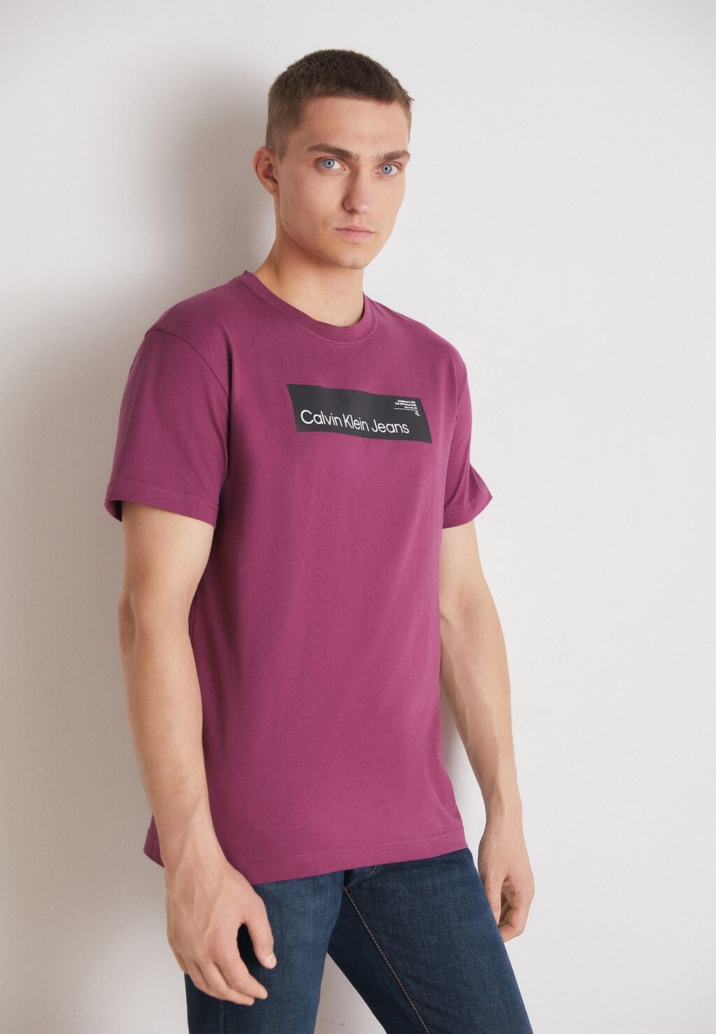 

Футболка с принтом HYPER REAL BOX LOGO UNISEX Calvin Klein Jeans, амарант