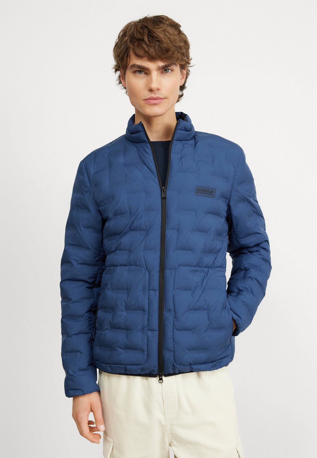 цена Переходная куртка Barbour International, синий