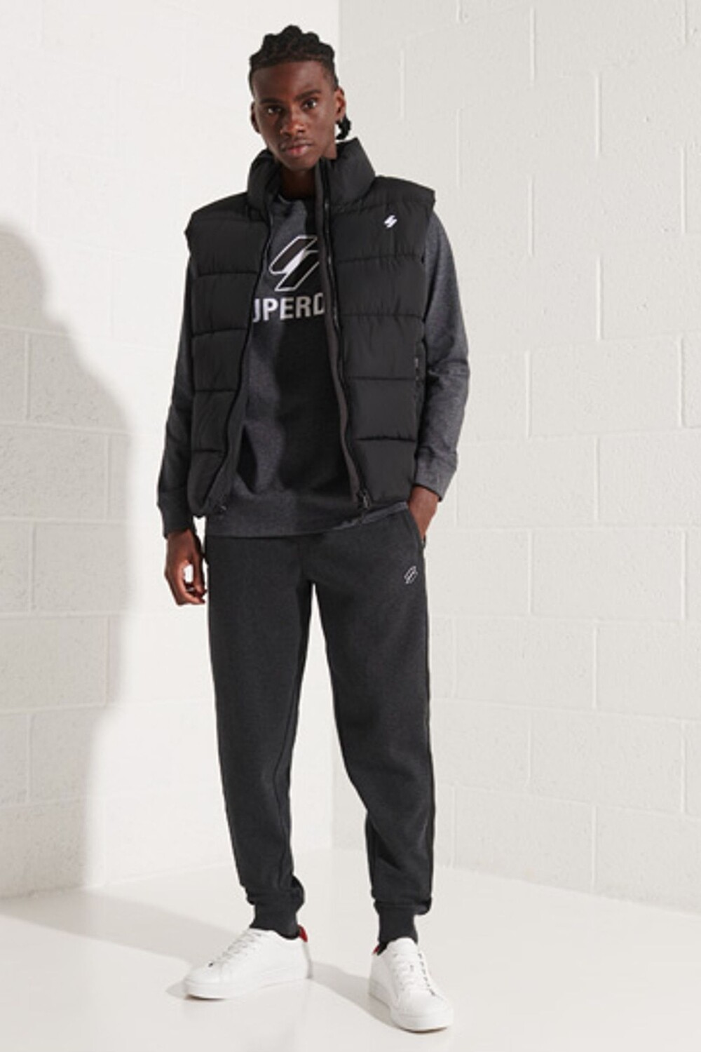 

Спортивная утепленная майка Superdry, черный