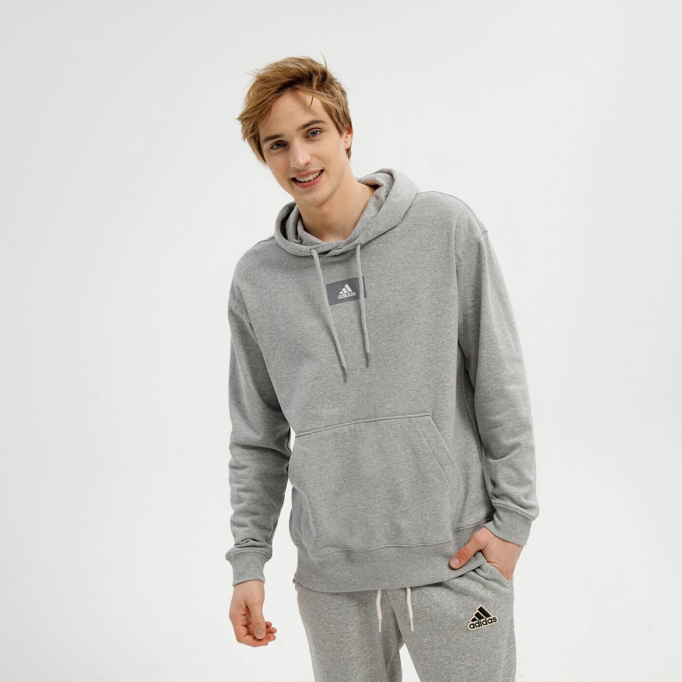 

Свитшот Adidas, серый