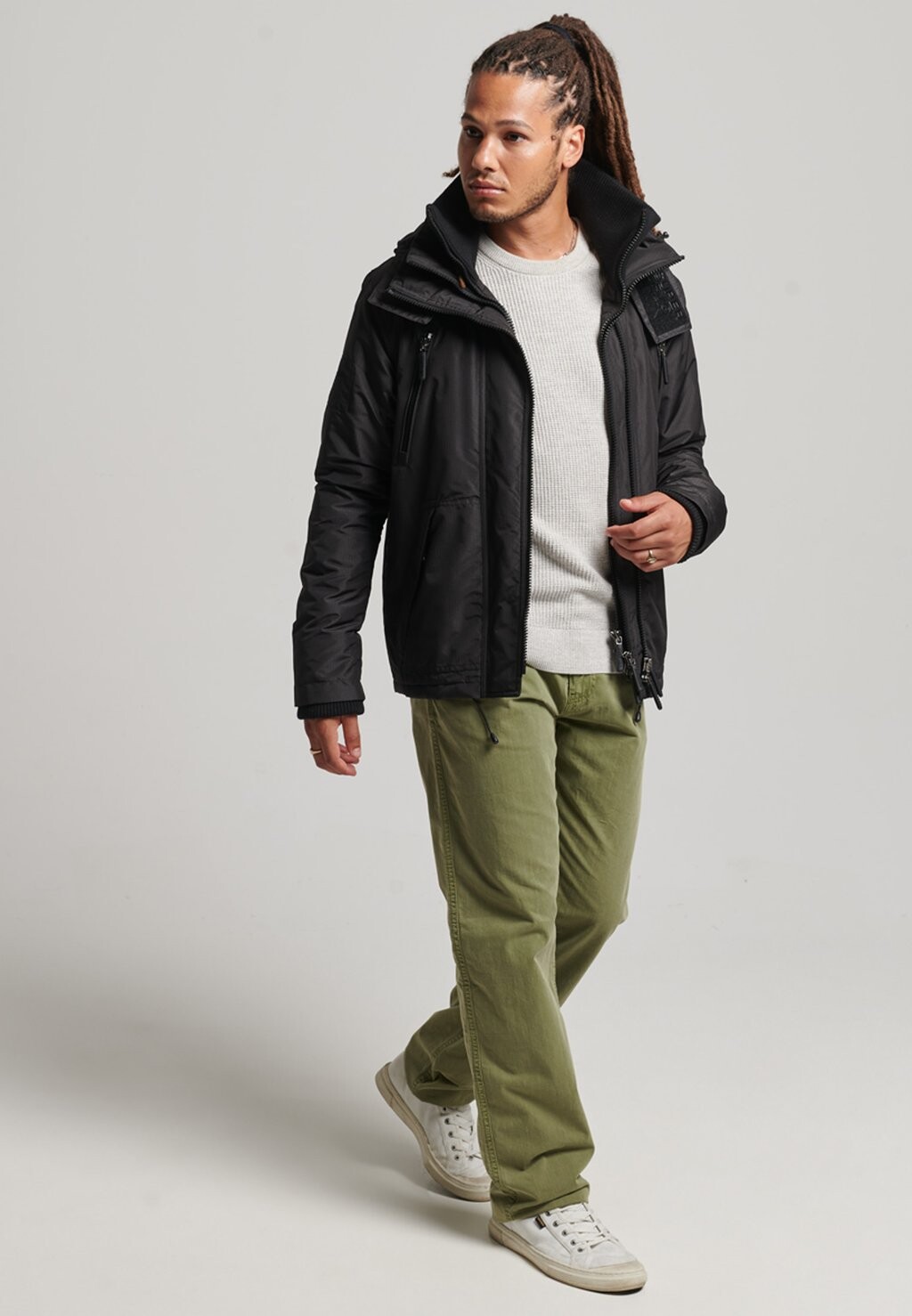 

Куртка для улицы Superdry ГОРНАЯ ВЕТРОВКА, цвет black