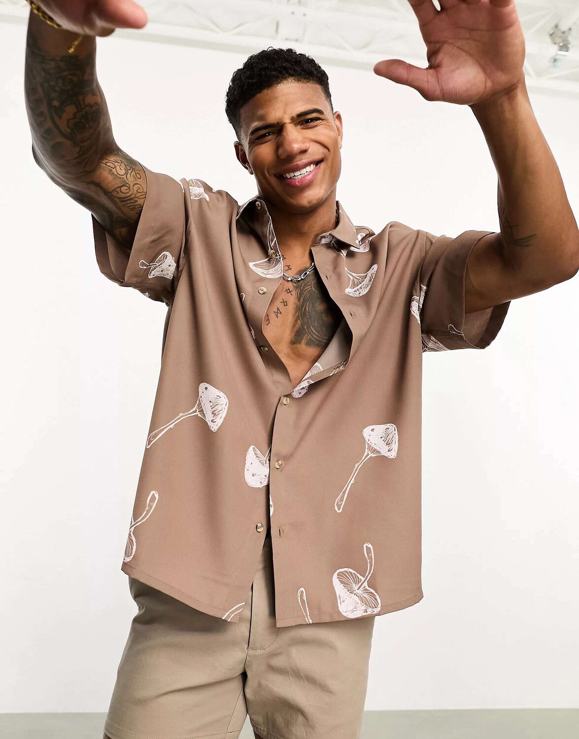 

Свободная рубашка свободного кроя с грибным принтом ASOS