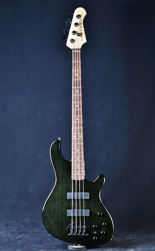 

Басс гитара Lakland Skyline 44-OS Black Translucent