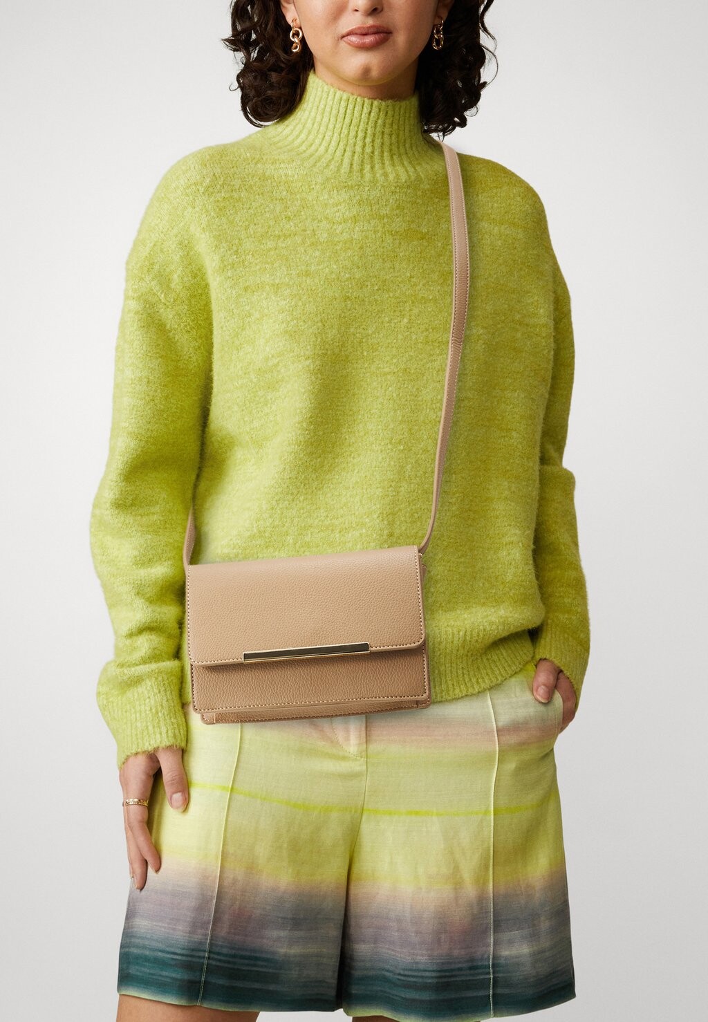 

Сумка на плечо MEGAN BAR DETAIL CROSSBODY Forever New, овсяное молоко