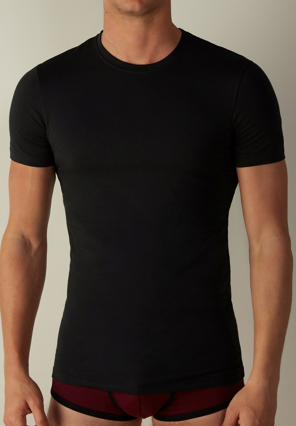Базовая футболка Intimissimi, черный
