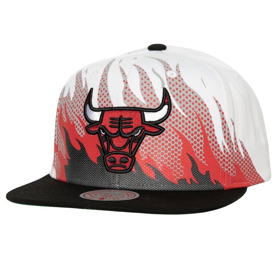 

Бейсболка Mitchell & Ness Chicago Bulls, белый
