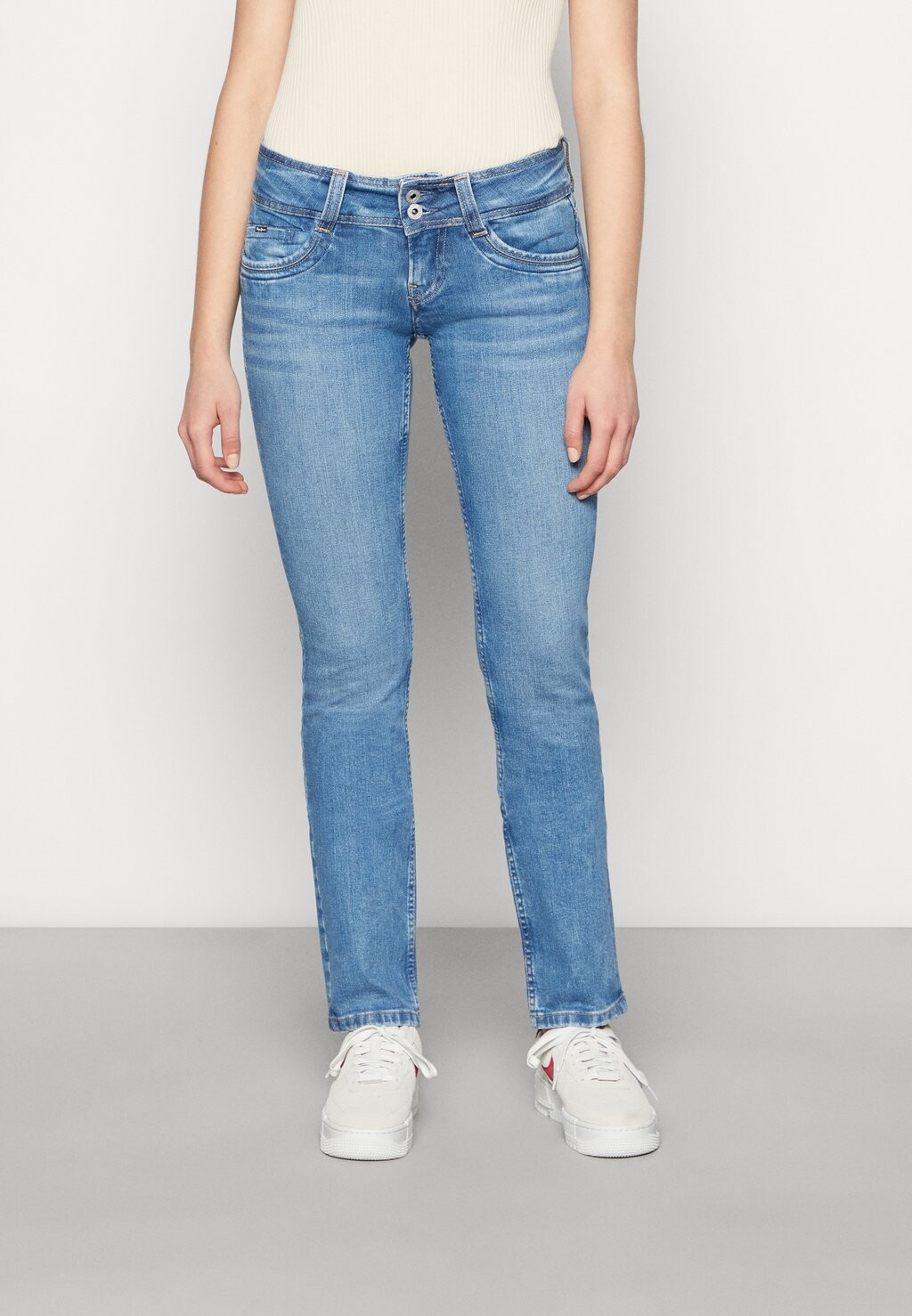 

Джинсы прямого кроя Pepe Jeans