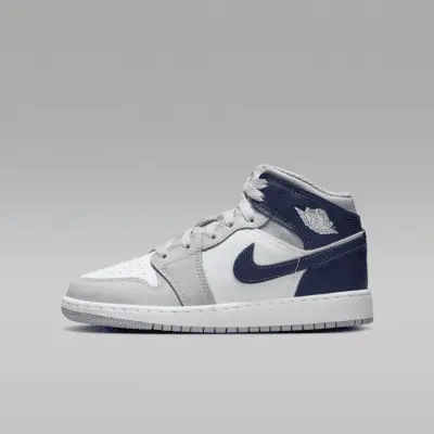 

Кроссовки Jordan Air 1 Mid, цвет White/Wolf Grey/Midnight Navy