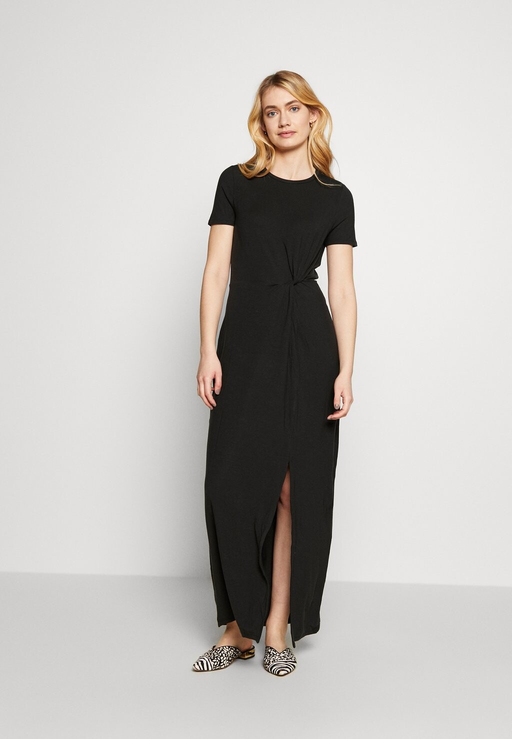 

Платье макси Vero Moda, черный