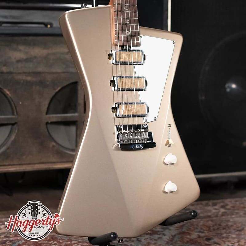 

Электрогитара Ernie Ball Sterling GOLDIE St. Vincent Signature Electric Guitar - Cashmere