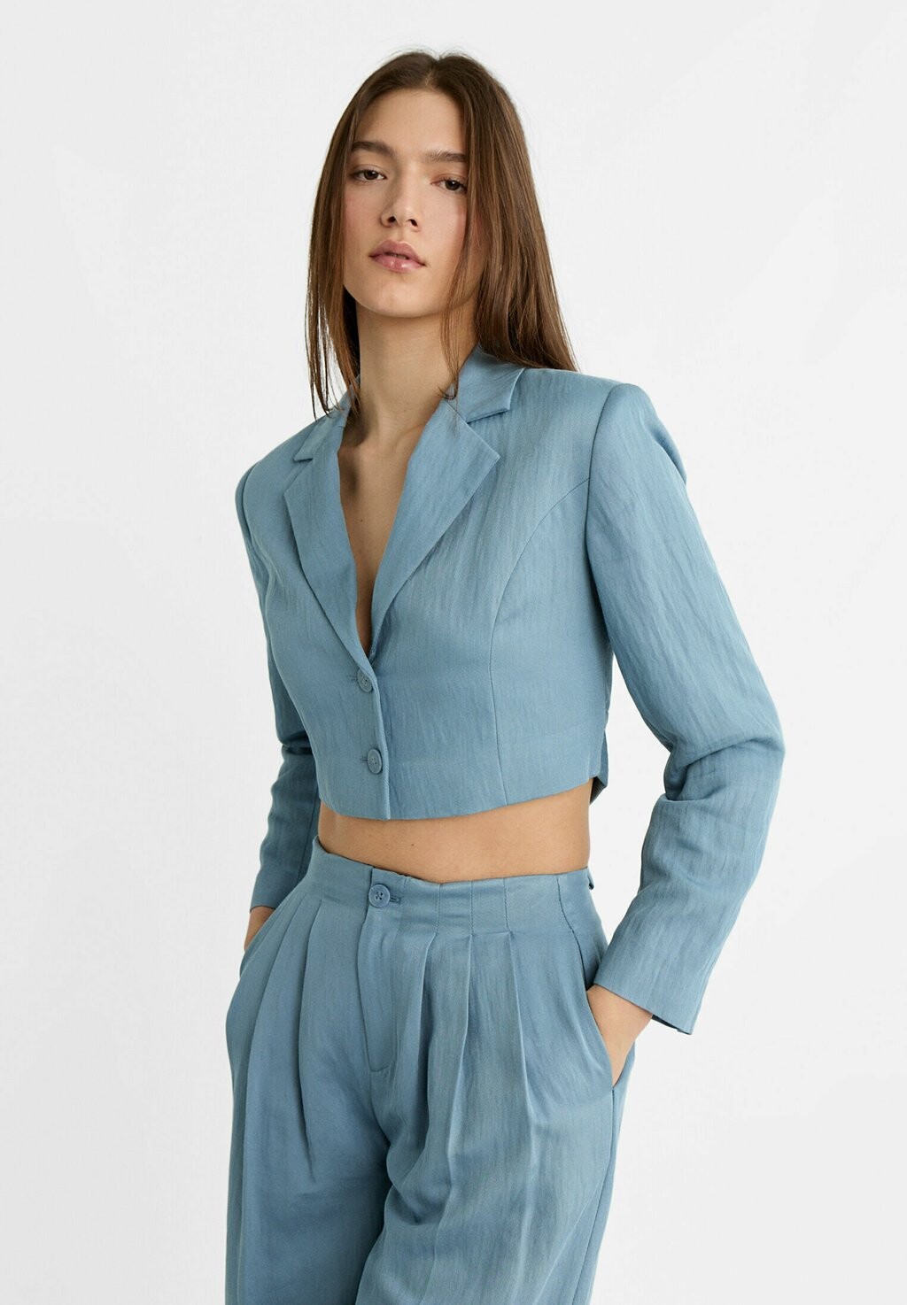 

Блейзер CROPPED WITH TIE Stradivarius, цвет light blue