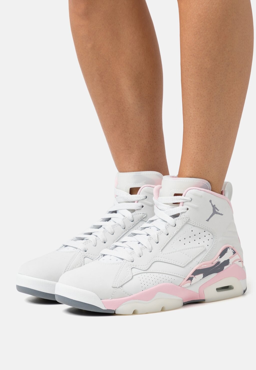 

Высокие кроссовки Jordan Wmns Jordan Mvp, кремовый / холодный серый