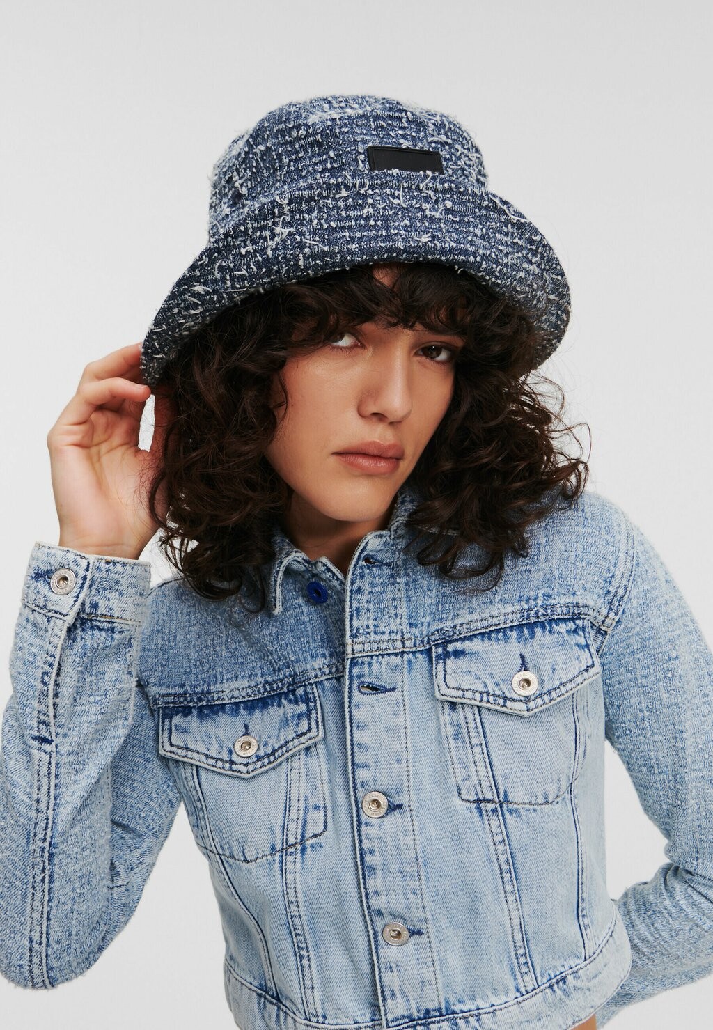 

Шапка Karl Lagerfeld Jeans, светло-синий